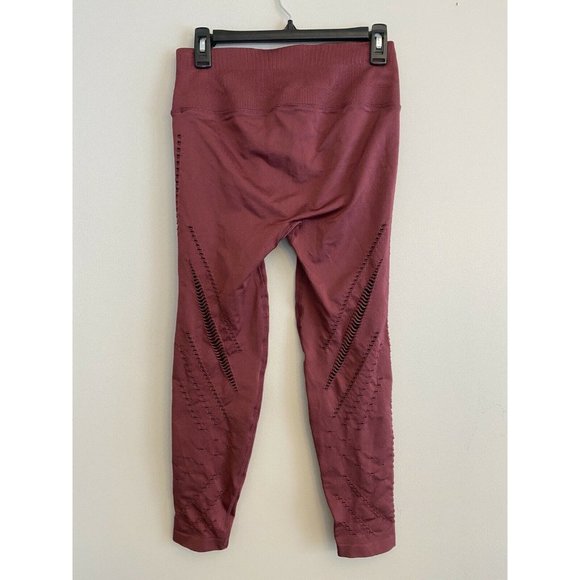 Victoria’s Secret VSX Maroon Capri Crop Leggings *3/$20 Sale* - Picture 5 of 7